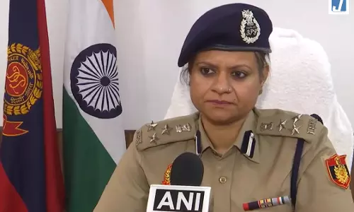 रॉन्ग साइड ड्राइविंग पर सख्त कार्रवाई, दो दिनों में 1100 से ज्यादा FIR दर्ज