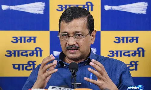 NEET UG री-एग्जाम: केजरीवाल ने छात्रों के लिए मुफ्त बस यात्रा की मांग की NEET UG री-एग्जाम: केजरीवाल ने छात्रों के लिए मुफ्त बस यात्रा की मांग की
