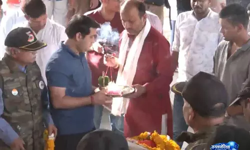 Madhya Pradesh: ट्विशा शर्मा का पार्थिव शरीर अंतिम संस्कार के लिए परिवार को सौंपा गया Madhya Pradesh: ट्विशा शर्मा का पार्थिव शरीर अंतिम संस्कार के लिए परिवार को सौंपा गया