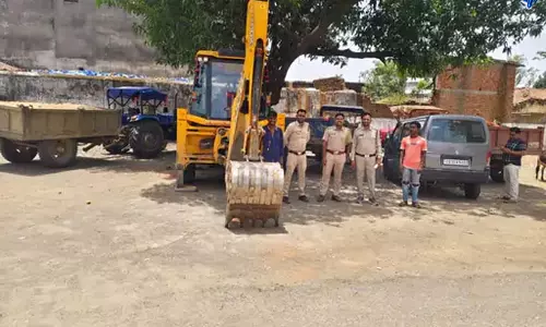 अवैध उत्खनन पर खनिज विभाग की बड़ी कार्रवाई, जेसीबी समेत 5 ट्रैक्टर जब्त अवैध उत्खनन पर खनिज विभाग की बड़ी कार्रवाई, जेसीबी समेत 5 ट्रैक्टर जब्त