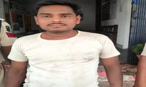 धारदार चाकू लेकर लोगों को डराने वाला आरोपी गिरफ्तार