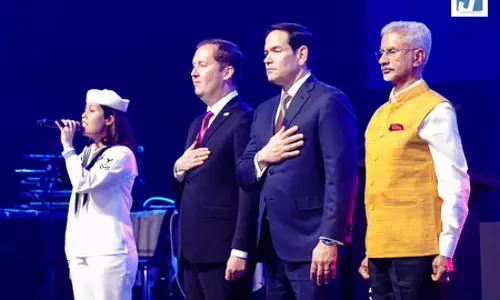 यूएस में रहने वाले भारतीयों ने अमेरिकी समाज में बहुत बड़ा योगदान दिया: एस जयशंकर यूएस में रहने वाले भारतीयों ने अमेरिकी समाज में बहुत बड़ा योगदान दिया: एस जयशंकर
