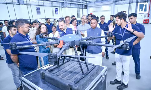ओडिशा के मुख्यमंत्री माझी ने खुर्दा में प्रमुख विनिर्माण इकाइयों का दौरा किया ओडिशा के मुख्यमंत्री माझी ने खुर्दा में प्रमुख विनिर्माण इकाइयों का दौरा किया