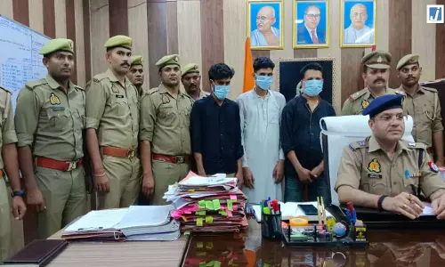 हरियाणा से बिहार तक शराब तस्करी का बड़ा नेटवर्क ध्वस्त, हरदोई में 9 लाख की अवैध शराब बरामद हरियाणा से बिहार तक शराब तस्करी का बड़ा नेटवर्क ध्वस्त, हरदोई में 9 लाख की अवैध शराब बरामद
