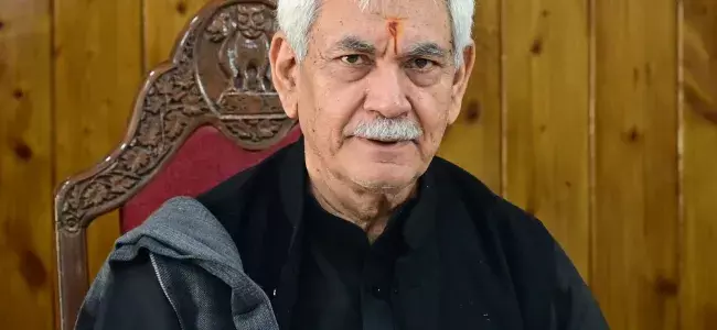 Shopian: केंद्र शासित प्रदेश में ड्रग्स के खिलाफ कड़ा अभियान: उपराज्यपाल मनोज सिन्हा Shopian: केंद्र शासित प्रदेश में ड्रग्स के खिलाफ कड़ा अभियान: उपराज्यपाल मनोज सिन्हा