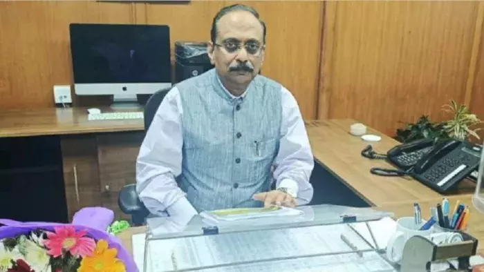 Shimla: हिमाचल में मुख्य सचिव पद के लिए कई वरिष्ठ आईएएस अधिकारियों के नाम चर्चा में Shimla: हिमाचल में मुख्य सचिव पद के लिए कई वरिष्ठ आईएएस अधिकारियों के नाम चर्चा में