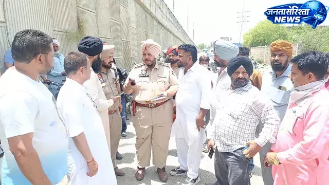 Moga में खाली प्लॉट से युवक का शव बरामद Moga में खाली प्लॉट से युवक का शव बरामद
