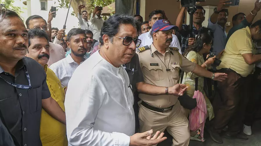 Kalyan स्टेशन केस में राज ठाकरे बरी, कोर्ट ने कहा—उकसावे का सबूत नहीं मिला Kalyan स्टेशन केस में राज ठाकरे बरी, कोर्ट ने कहा—उकसावे का सबूत नहीं मिला
