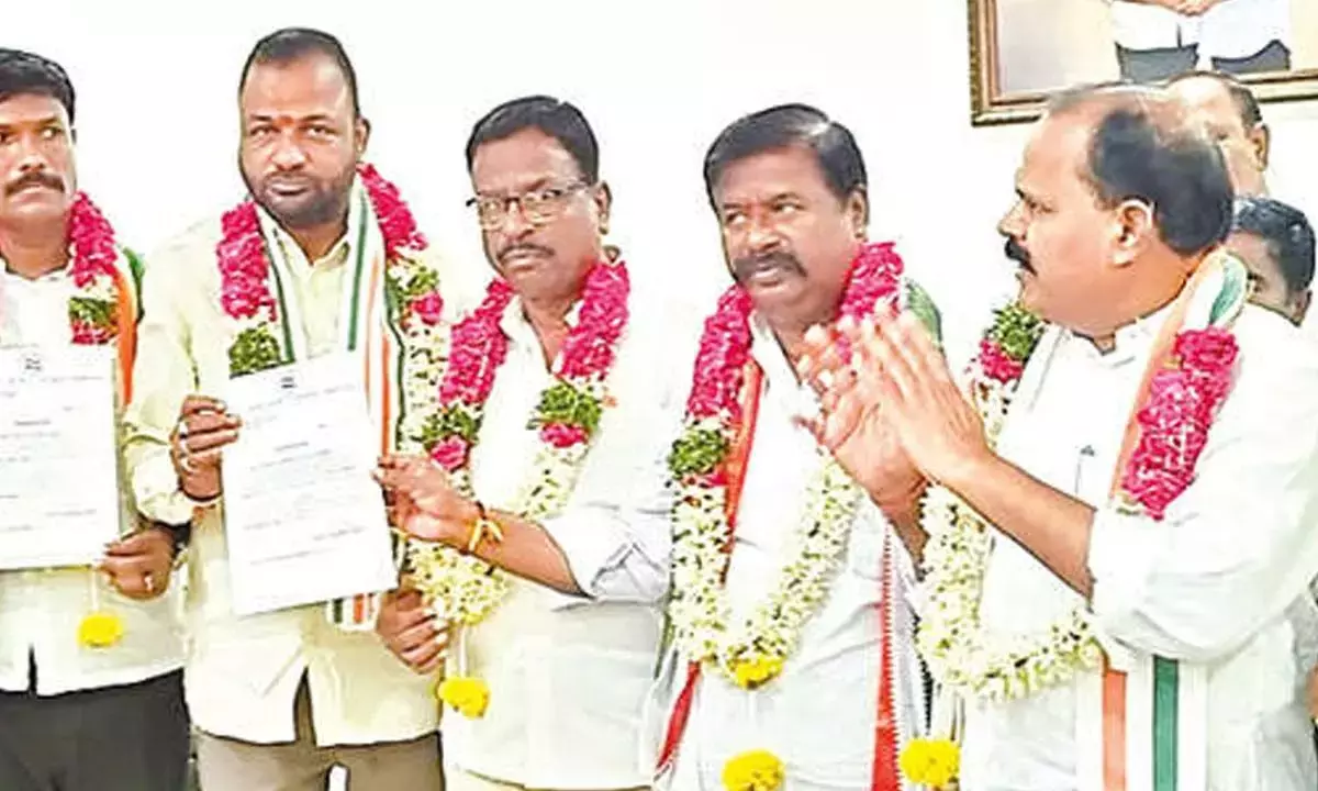 Telangana: कांग्रेस नेताओं से ज़मीनी स्तर पर पार्टी को मज़बूत करने का आग्रह किया Telangana: कांग्रेस नेताओं से ज़मीनी स्तर पर पार्टी को मज़बूत करने का आग्रह किया