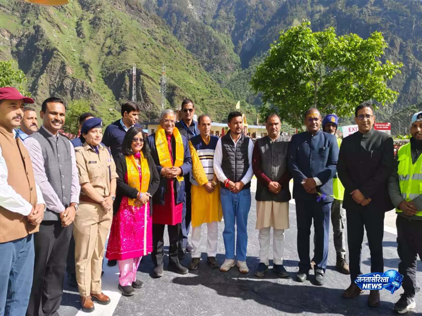 उत्तराखंड: CEC ज्ञानेश कुमार यमुनोत्री मंदिर के दौरे से पहले खरसाली हेलीपैड पहुंचे उत्तराखंड: CEC ज्ञानेश कुमार यमुनोत्री मंदिर के दौरे से पहले खरसाली हेलीपैड पहुंचे