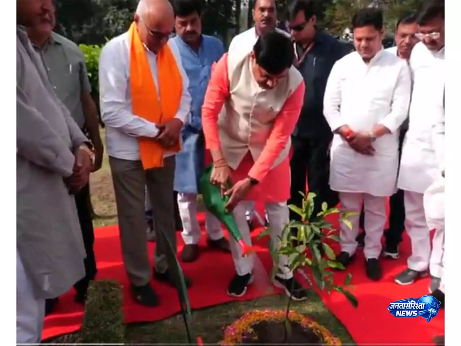 सिंगरौली में CM मोहन यादव ने किया पौधारोपण, हरित पहल पर जोर सिंगरौली में CM मोहन यादव ने किया पौधारोपण, हरित पहल पर जोर
