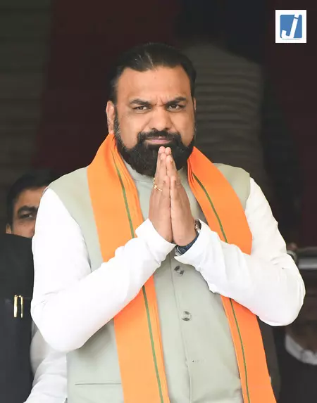 बिहार में इंडस्ट्री आएगी, तभी राज्य की तस्वीर बदलेगी: सीएम सम्राट चौधरी बिहार में इंडस्ट्री आएगी, तभी राज्य की तस्वीर बदलेगी: सीएम सम्राट चौधरी