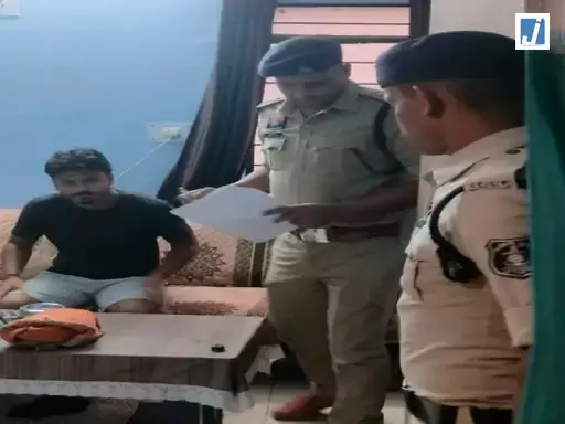 इंद्रप्रस्थ कॉलोनी में पुलिस का बड़ा सर्च ऑपरेशन, 138 मकानों की जांच में चोरी की बाइक बरामद इंद्रप्रस्थ कॉलोनी में पुलिस का बड़ा सर्च ऑपरेशन, 138 मकानों की जांच में चोरी की बाइक बरामद
