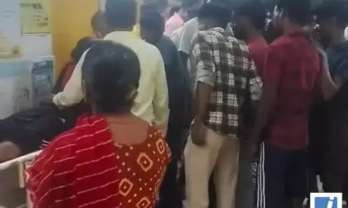 वाहन की टक्कर से बाइक सवार दो युवकों की मौत वाहन की टक्कर से बाइक सवार दो युवकों की मौत
