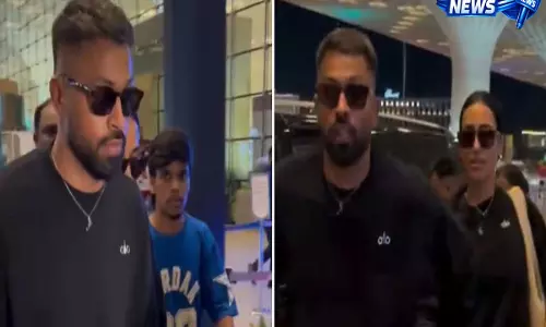 Hardik Pandya IPL 2026 फाइनल के बाद मुंबई एयरपोर्ट पर माहिका शर्मा के साथ दिखे, VIDEO Hardik Pandya IPL 2026 फाइनल के बाद मुंबई एयरपोर्ट पर माहिका शर्मा के साथ दिखे, VIDEO