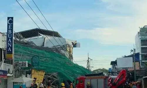 फिलीपींस के एंजेल्स सिटी में निर्माणाधीन इमारत ढहने से चार की मौत, 17 लापता; बचाव कार्य जारी
