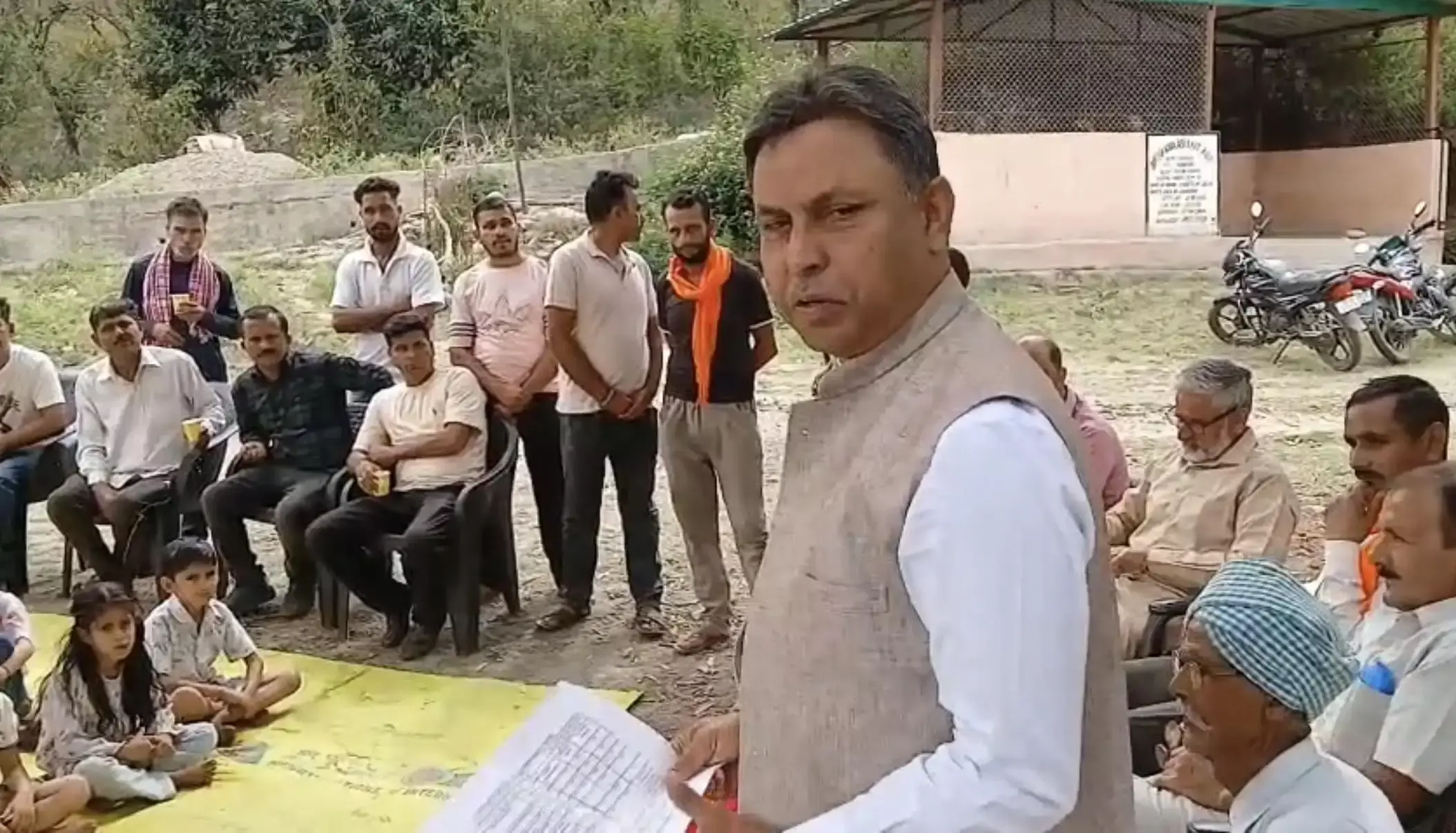 Kathua: विधायक ने विकास कार्यों का किया उद्घाटन, जनता से किया सीधा संवाद Kathua: विधायक ने विकास कार्यों का किया उद्घाटन, जनता से किया सीधा संवाद