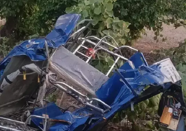 Chhatarpur: तेज रफ्तार ट्रक बना काल, दो बहनों सहित तीन की जान गई Chhatarpur: तेज रफ्तार ट्रक बना काल, दो बहनों सहित तीन की जान गई