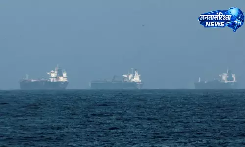तेल की कीमतों में 6% की बड़ी गिरावट, US-Iran शांति वार्ता की उम्मीदों से क्रूड फिसला तेल की कीमतों में 6% की बड़ी गिरावट, US-Iran शांति वार्ता की उम्मीदों से क्रूड फिसला