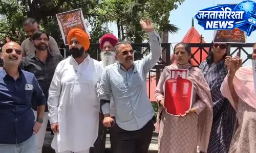 पेट्रोल-डीजल महंगाई पर कांग्रेस का विरोध, शिमला में CTO चौक पर धरना