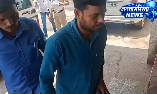 Cyber fraud case : रिटायर्ड टीचर से 24 करोड़ की ठगी, 6 गिरफ्तार Cyber fraud case : रिटायर्ड टीचर से 24 करोड़ की ठगी, 6 गिरफ्तार
