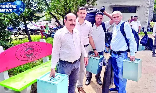 पंचायत चुनाव: पोलिंग पार्टियां रवाना