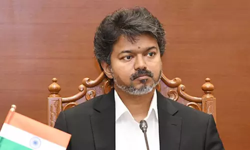 Tamil Nadu : यौन अपराधों पर मुख्यमंत्री विजय सख्त, तुरंत कार्रवाई और तेज जांच के निर्देश Tamil Nadu : यौन अपराधों पर मुख्यमंत्री विजय सख्त, तुरंत कार्रवाई और तेज जांच के निर्देश