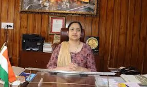 Nahan: मतदाताओं की सुविधा के लिए दो मतदान केंद्र बदले गए Nahan: मतदाताओं की सुविधा के लिए दो मतदान केंद्र बदले गए