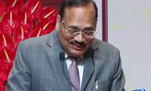 इसे इतना भावुकता से न लें, कॉकरोच वाली टिप्पणी के बाद बन रही बातों पर CJI सूर्यकांत ने कहा इसे इतना भावुकता से न लें, कॉकरोच वाली टिप्पणी के बाद बन रही बातों पर CJI सूर्यकांत ने कहा