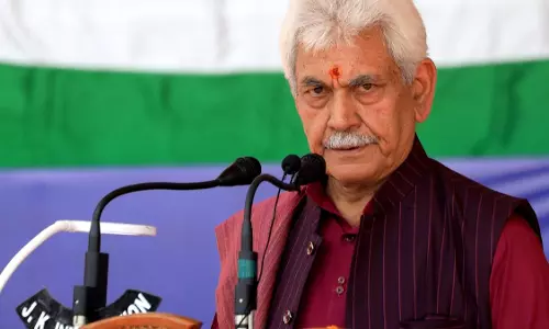 Srinagar: उपराज्यपाल मनोज सिन्हा ने श्रद्धालुओं के लिए किए गए इंतजामों का निरीक्षण किया Srinagar: उपराज्यपाल मनोज सिन्हा ने श्रद्धालुओं के लिए किए गए इंतजामों का निरीक्षण किया