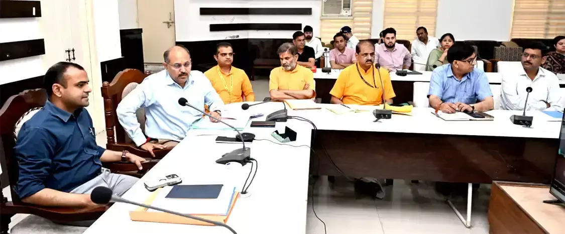 Haridwar: डीएम ने कचरा प्रबंधन की समीक्षा कर दिए आवश्यक निर्देश Haridwar: डीएम ने कचरा प्रबंधन की समीक्षा कर दिए आवश्यक निर्देश