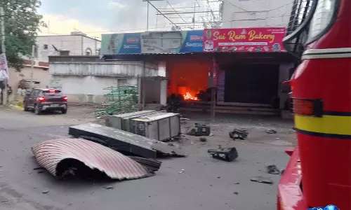 Hyderabad के एक फास्ट-फूड आउटलेट में गैस सिलेंडर फटने से एक व्यक्ति घायल