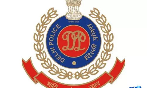 इंडिया गेट के पास कनाडाई पर्यटक से iPhone 16 छीना गया, पुलिस ने मामला दर्ज किया