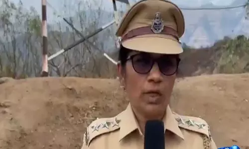 Maharashtra: रायगढ़ में खाई में गिरा वाहन, आठ लोगों की मौत Maharashtra: रायगढ़ में खाई में गिरा वाहन, आठ लोगों की मौत