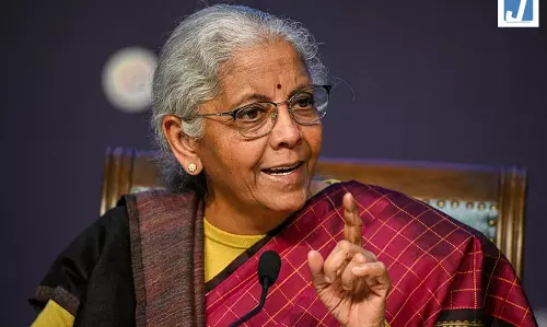 संकट के बीच सरकार का ‘3Fs’ फॉर्मूला, निर्मला सीतारमण ने बताया आर्थिक रणनीति का फोकस संकट के बीच सरकार का ‘3Fs’ फॉर्मूला, निर्मला सीतारमण ने बताया आर्थिक रणनीति का फोकस