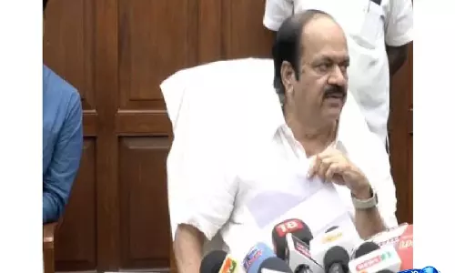 तमिलनाडु विधानसभा अध्यक्ष JCD प्रभाकर ने AIADMK के 3 विधायकों का इस्तीफा स्वीकार किया तमिलनाडु विधानसभा अध्यक्ष JCD प्रभाकर ने AIADMK के 3 विधायकों का इस्तीफा स्वीकार किया