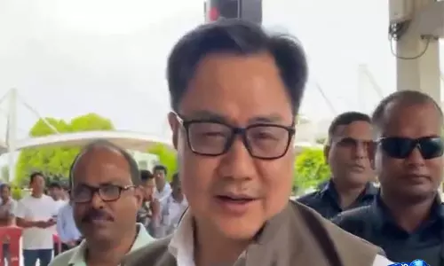हर चीज़ पर कमेंट करना ज़रूरी नहीं: कॉकरोच जनता पार्टी पर Kiren Rijiju हर चीज़ पर कमेंट करना ज़रूरी नहीं: कॉकरोच जनता पार्टी पर Kiren Rijiju