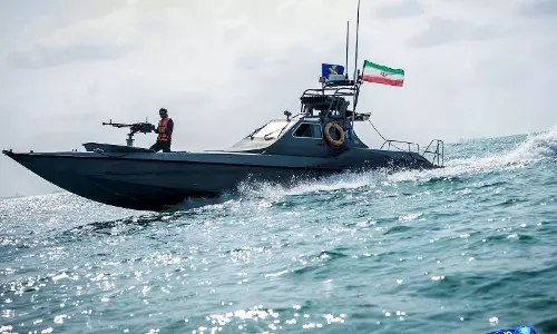 ईरानी नौसेना का दावा—IRGC की मंज़ूरी के तहत 32 जहाज़ों ने होर्मुज़ जलडमरूमध्य पार किया ईरानी नौसेना का दावा—IRGC की मंज़ूरी के तहत 32 जहाज़ों ने होर्मुज़ जलडमरूमध्य पार किया