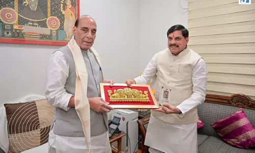 मुख्यमंत्री मोहन यादव ने रक्षा मंत्री राजनाथ सिंह से की मुलाकात, विभिन्न मुद्दों पर चर्चा मुख्यमंत्री मोहन यादव ने रक्षा मंत्री राजनाथ सिंह से की मुलाकात, विभिन्न मुद्दों पर चर्चा