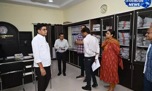 ​राजस्व मंत्री के औचक निरीक्षण से रायपुर तहसील कार्यालय में हड़कंप