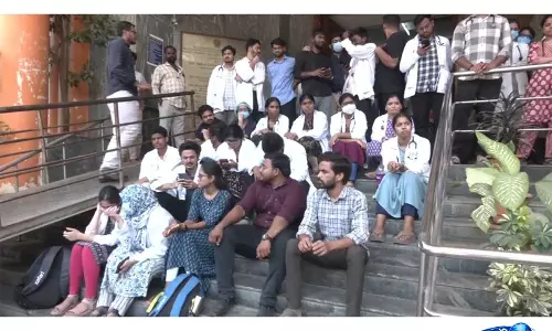 Telangana: गांधी अस्पताल में जूनियर डॉक्टर पर हमले की डॉक्टरों के संगठन ने निंदा की
