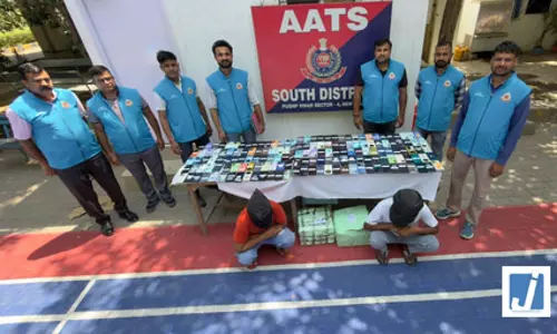 मोबाइल तस्करी गिरोह का किया भंडाफोड़, चोरी के 163 फोन बरामद
