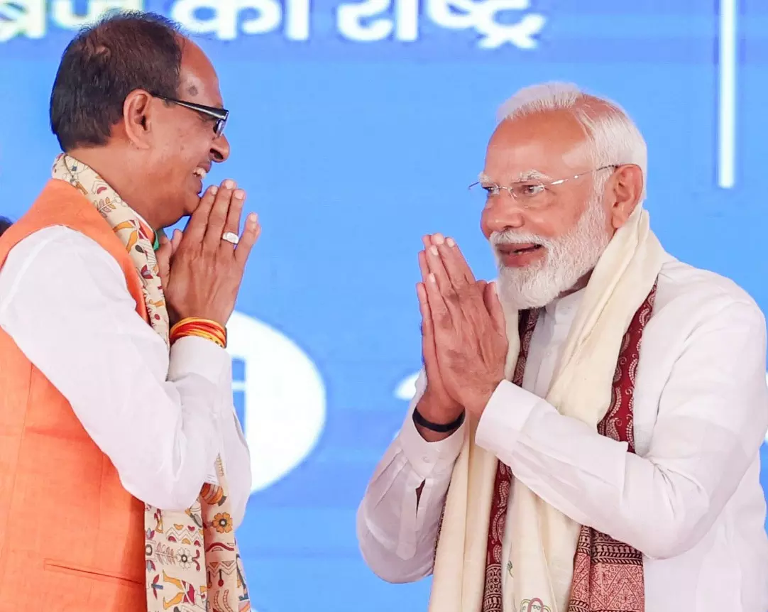 मीडिया के जरिए शिवराज की बात को सुनकर PM मोदी ने किया कॉल, आप इतने चिंतित क्यों हो? मीडिया के जरिए शिवराज की बात को सुनकर PM मोदी ने किया कॉल, आप इतने चिंतित क्यों हो?