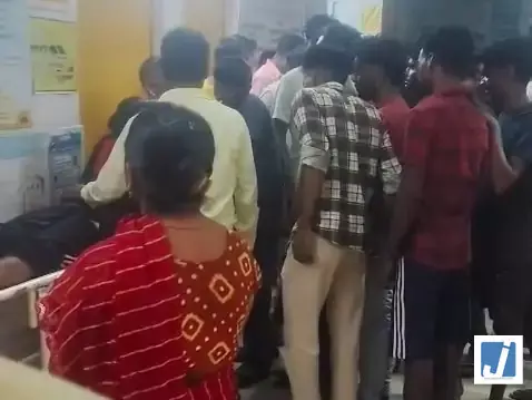 वाहन की टक्कर से बाइक सवार दो युवकों की मौत वाहन की टक्कर से बाइक सवार दो युवकों की मौत