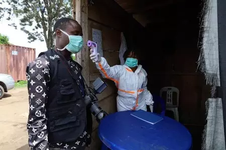 इबोला संकट: निगरानी बढ़ते ही सामने आए मामले, कांगो में 101 पॉजिटिव केस, 900 से ज्यादा संदिग्ध इबोला संकट: निगरानी बढ़ते ही सामने आए मामले, कांगो में 101 पॉजिटिव केस, 900 से ज्यादा संदिग्ध