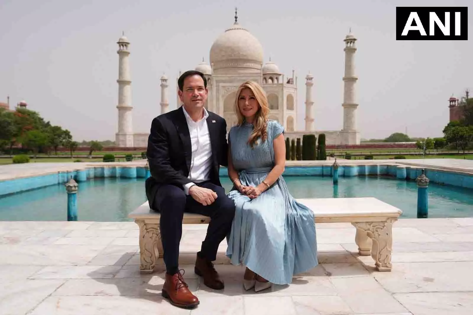 अमेरिका के विदेश मंत्री ताजमहल देखने पहुंचे, कड़ी है सुरक्षा अमेरिका के विदेश मंत्री ताजमहल देखने पहुंचे, कड़ी है सुरक्षा