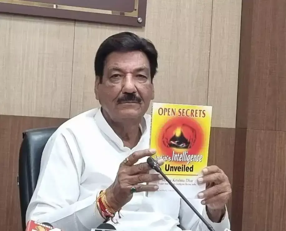 Chandigarh: इंदिरा-देवीलाल विवाद को लेकर राजनीतिक घमासान Chandigarh: इंदिरा-देवीलाल विवाद को लेकर राजनीतिक घमासान