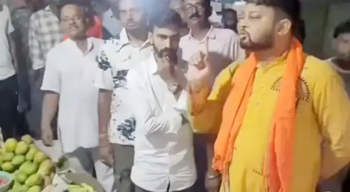 Kolkata: ओबीसी मोर्चा का जागरूकता अभियान स्टेशन बाजार में आयोजित Kolkata: ओबीसी मोर्चा का जागरूकता अभियान स्टेशन बाजार में आयोजित