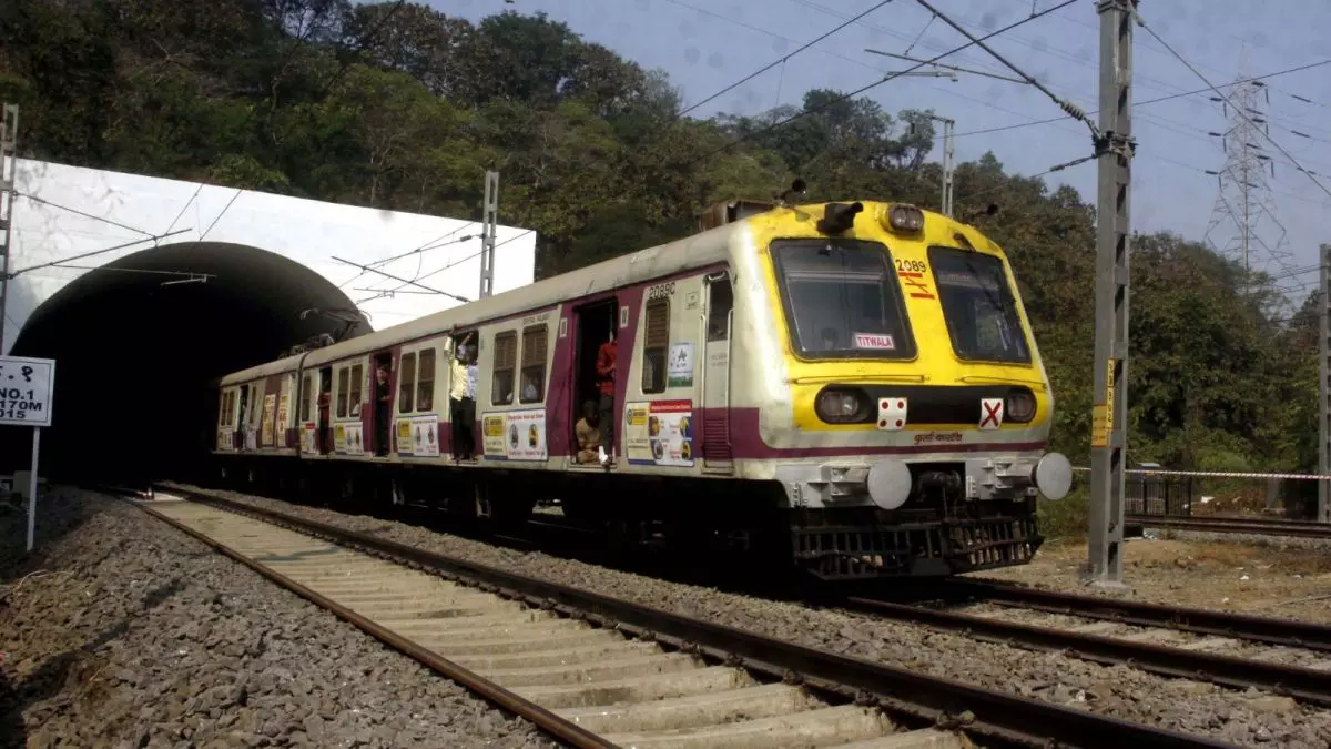 Mumbai: सीएसएमटी पर कार्य शुरू होने से यात्रियों को हो सकती है परेशानी Mumbai: सीएसएमटी पर कार्य शुरू होने से यात्रियों को हो सकती है परेशानी