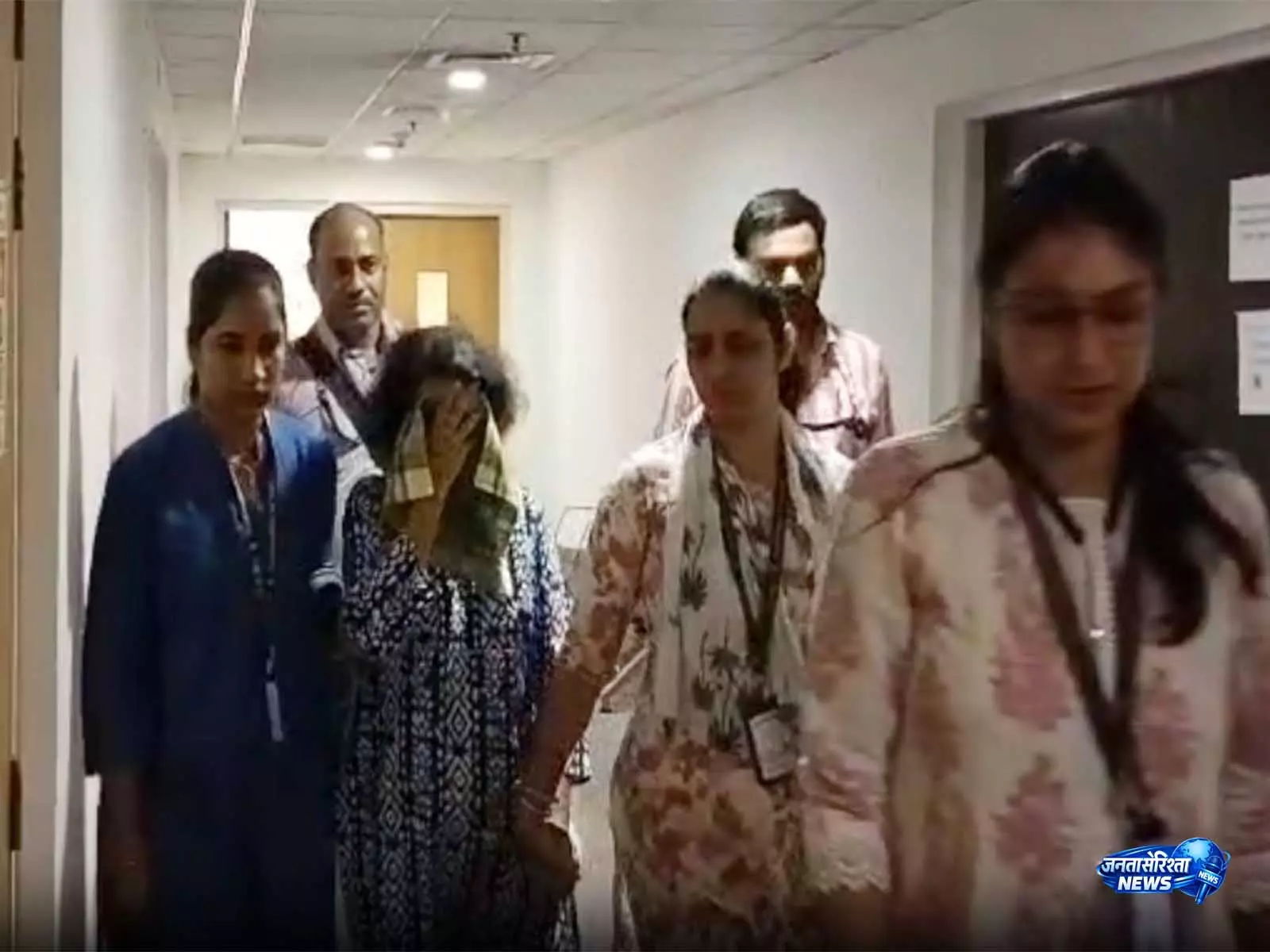 कोर्ट ने NEET-UG पेपर लीक मामले में मनीषा संजय हवलदार की 6 दिन की CBI हिरासत मंज़ूर की कोर्ट ने NEET-UG पेपर लीक मामले में मनीषा संजय हवलदार की 6 दिन की CBI हिरासत मंज़ूर की